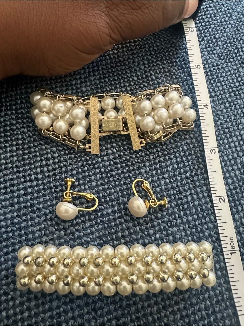 Sarah Coventry bracelet pearl